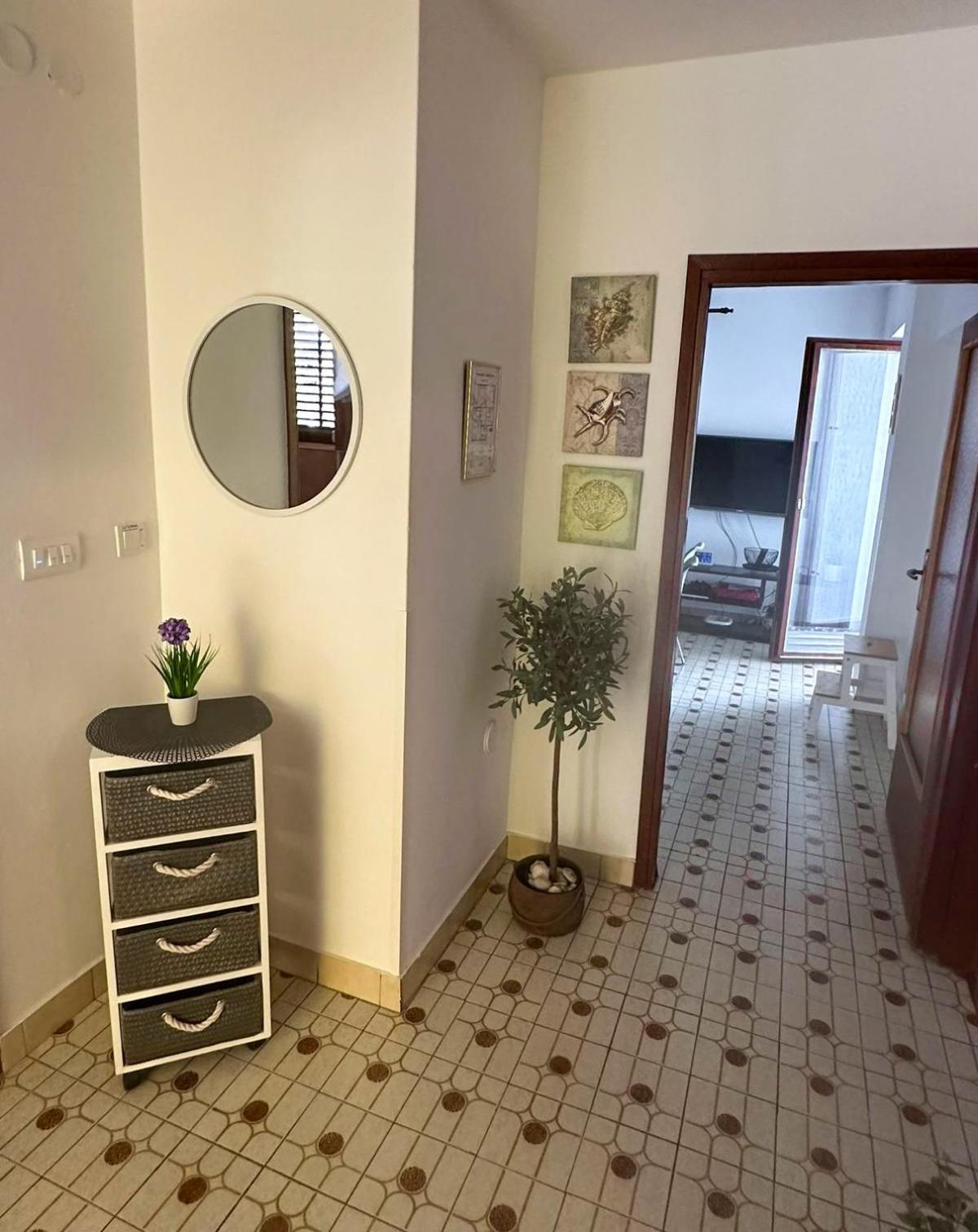 Apartment Oja Malinska Buitenkant foto